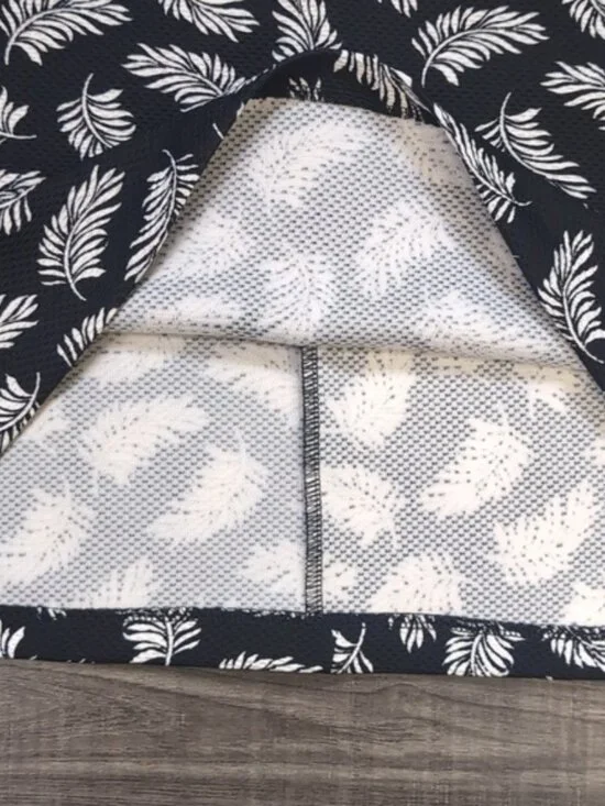 H&M Leaf Print Mini Skirt Womens Size XS Black White Skater A-line Tropical - Picture 5 of 8